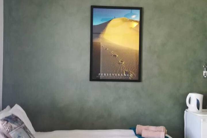 Room 8 of 38