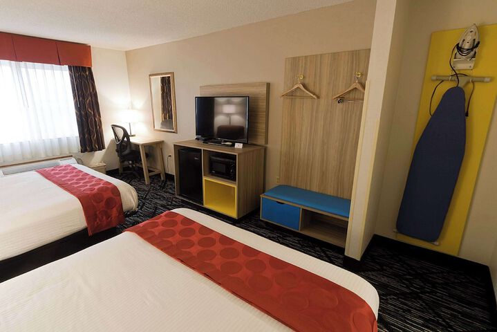 2 Queen Beds (5 of 15)