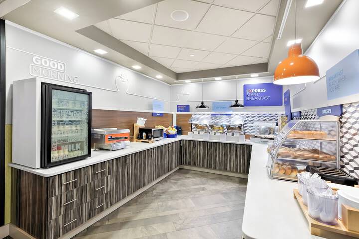 Breakfast/Coffee Service 29 of 42