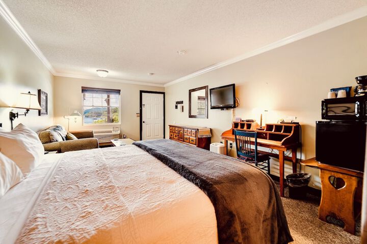 Room 4 of 26