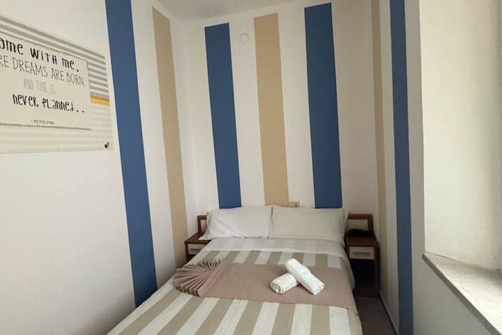 Room 73 of 142