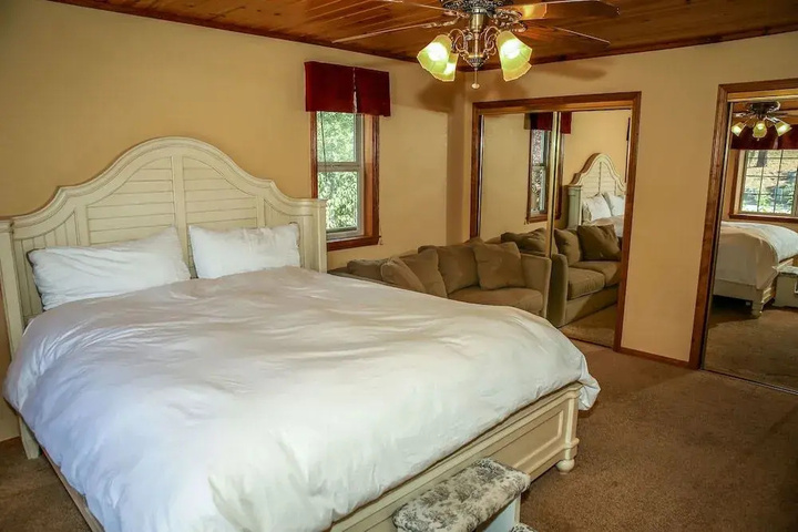 Room 4 of 14