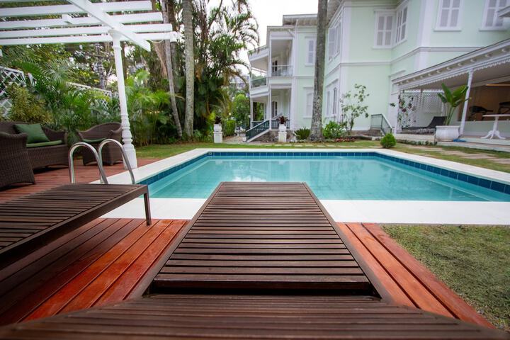 Hotel Pool