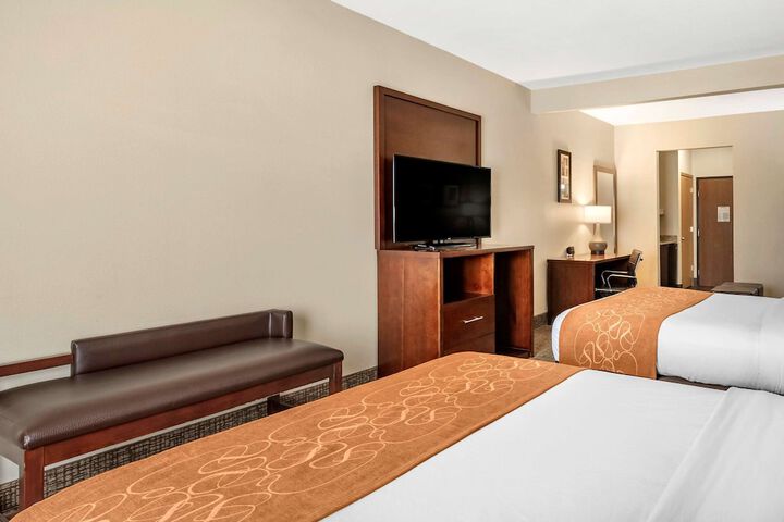 1 King Bed Suite (13 of 15)