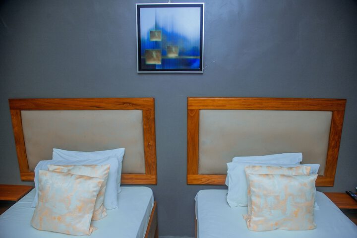 Room 31 of 66