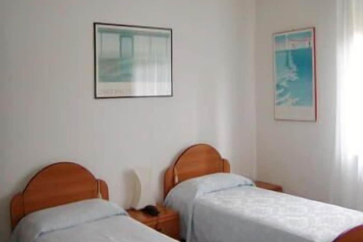 Room 10 of 53