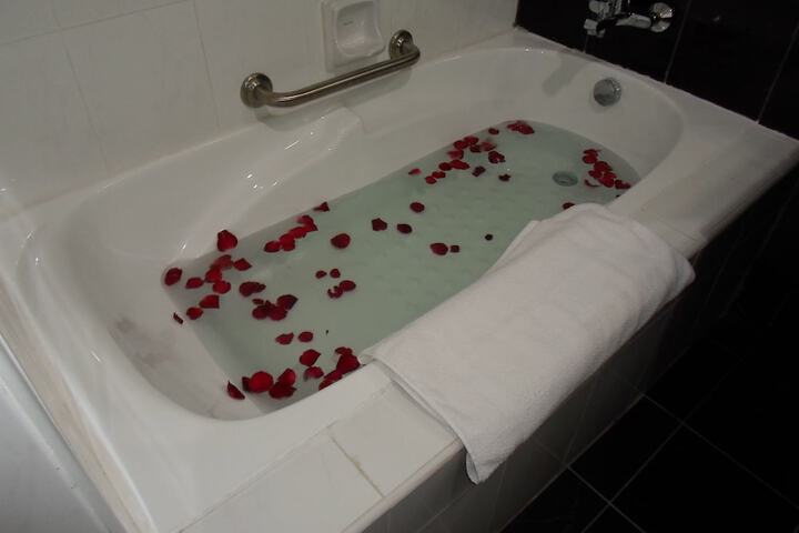 Hot Tub 34 of 65