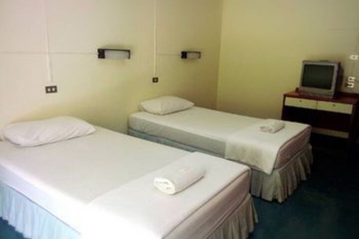 Room 10 of 18