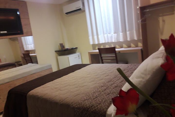 Room 12 of 80