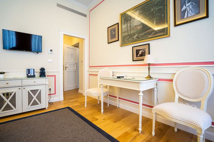 Room 16 of 65