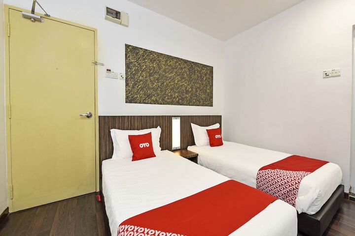 Room 27 of 33