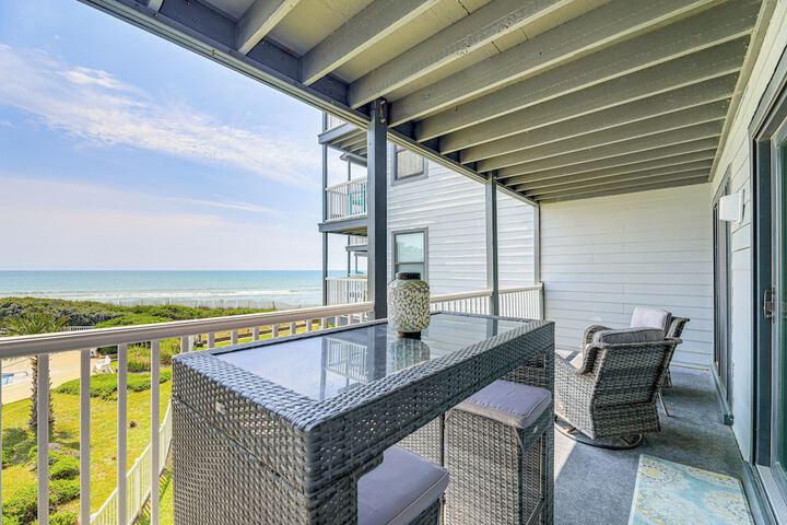 N Topsail Beach Oceanfront Condo w / Pool!