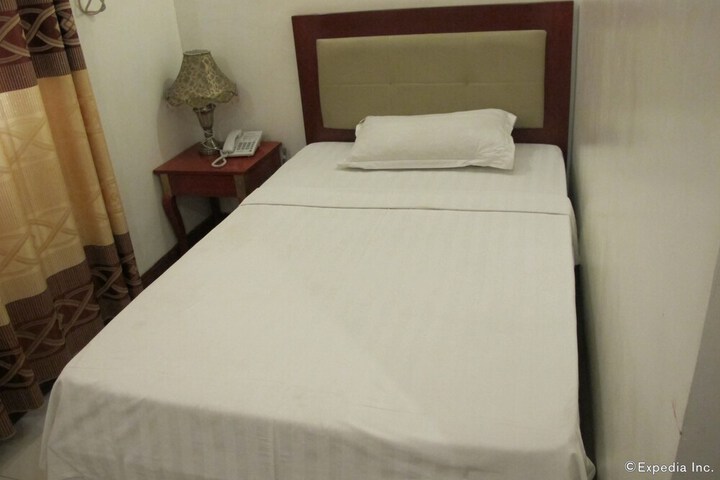Room 12 of 33