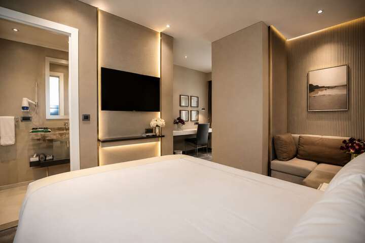 Room 40 of 92