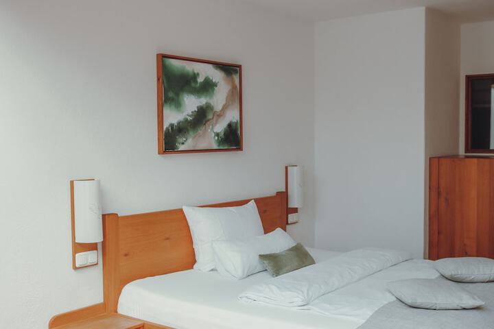 Room 9 of 43