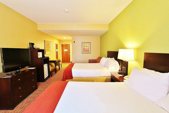 Room 12 of 38