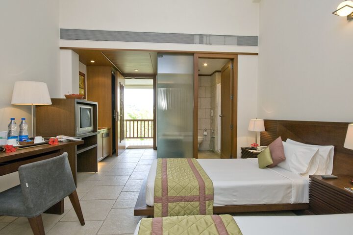Room 3 of 83
