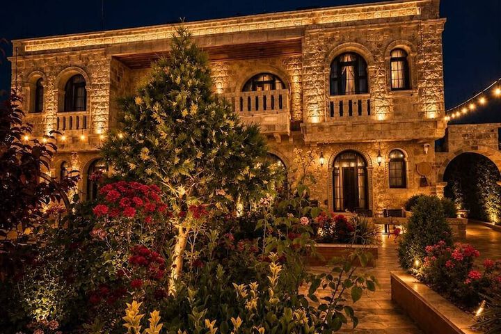 Hotel Exterior 84 of 147