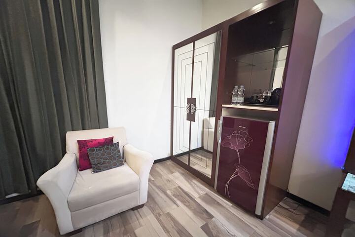 Room 29 of 61