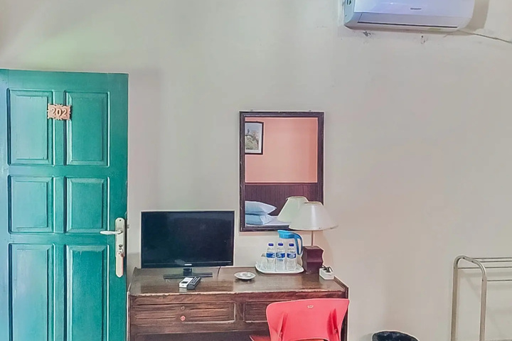 Room 14 of 14