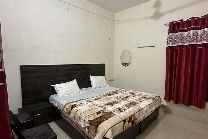 Room 7 of 17