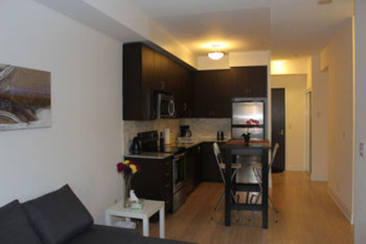 EG Suites - Vibrant Suite w Great View