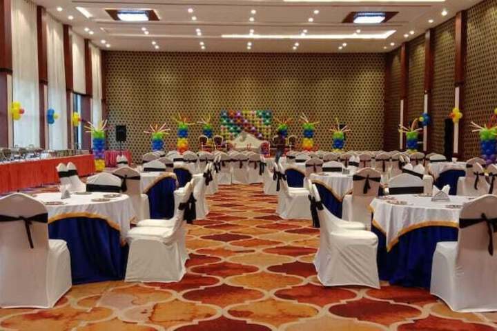 Ballroom/Hall 31 of 35