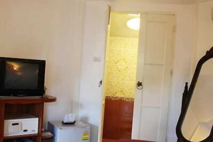 Room 27 of 105