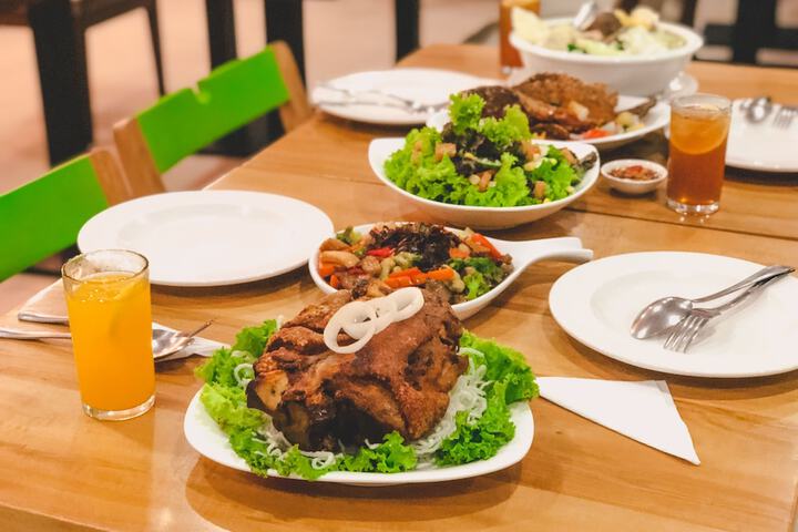 Dining 55 of 69