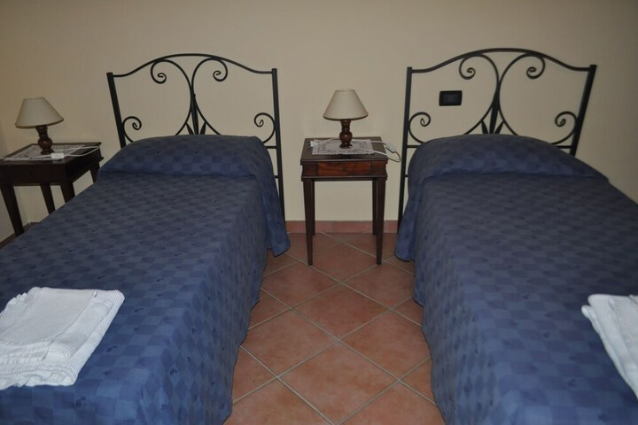 Room 28 of 50