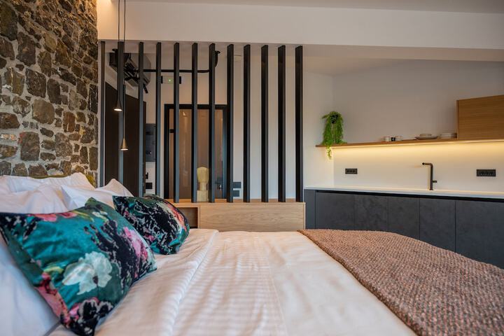 Room 32 of 145