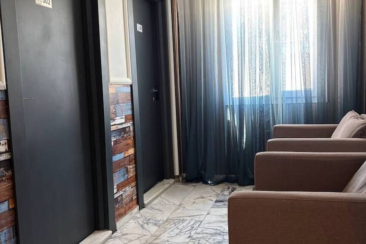 Ballroom/Hall 16 of 18
