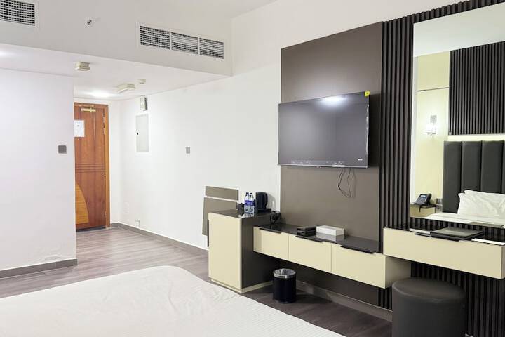 Room 26 of 73