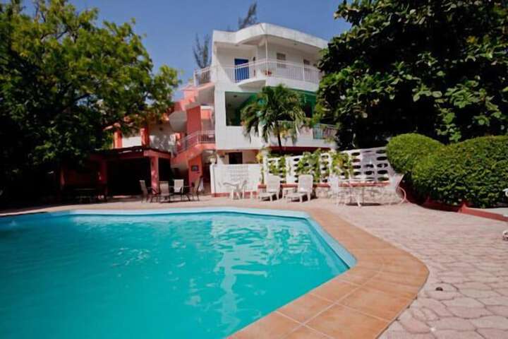 Pool Hotel