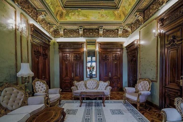 Entrance & Lobby