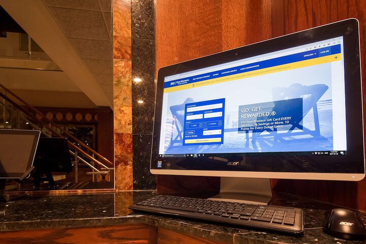 Business Center 144 of 148