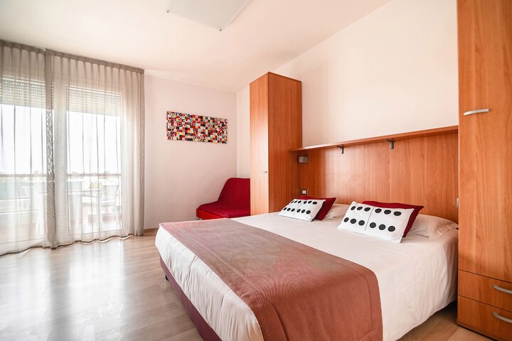 Room 13 of 89