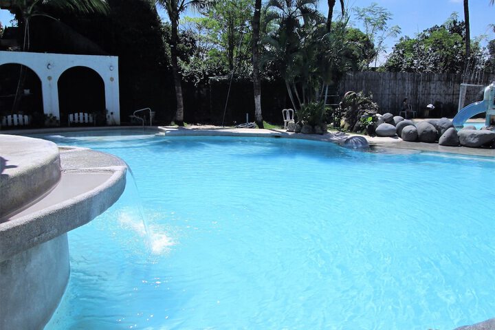 Pool Hotel