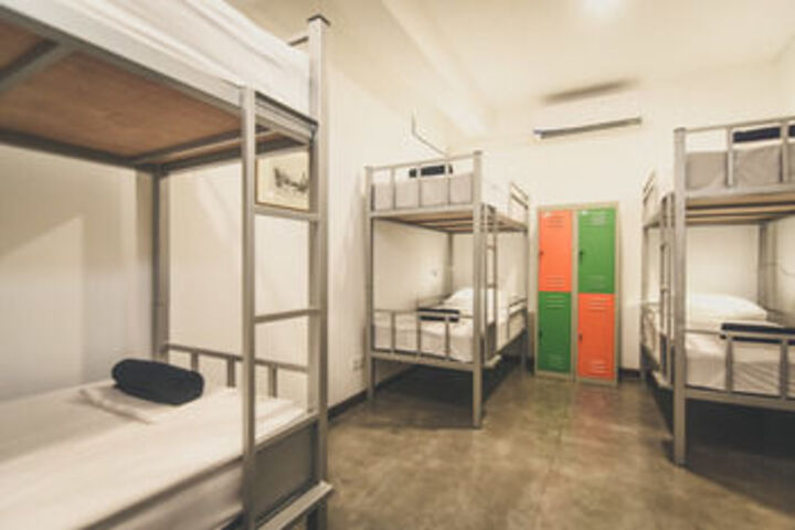 Room 19 of 33