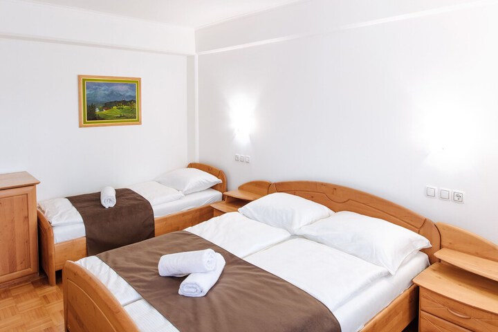 Room 4 of 39