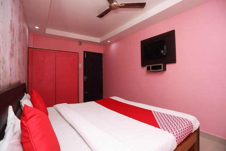 Room 19 of 32