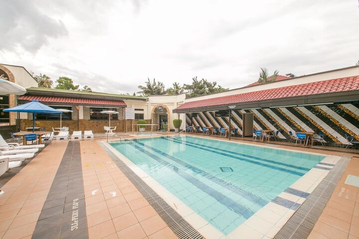 Pool 82 of 194