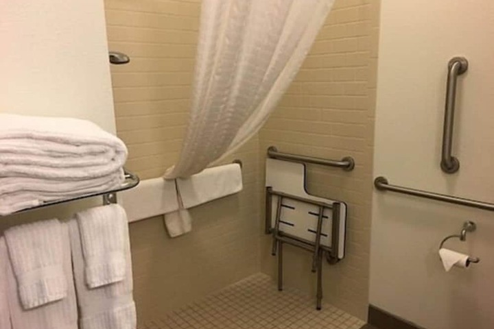 Room 20 of 32