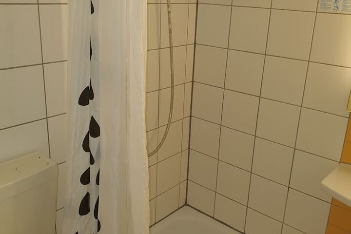 Room 49 of 82