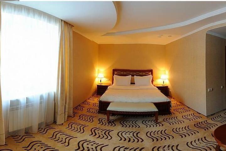 Room 4 of 36