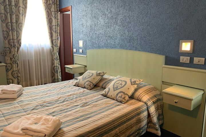 Room 16 of 45