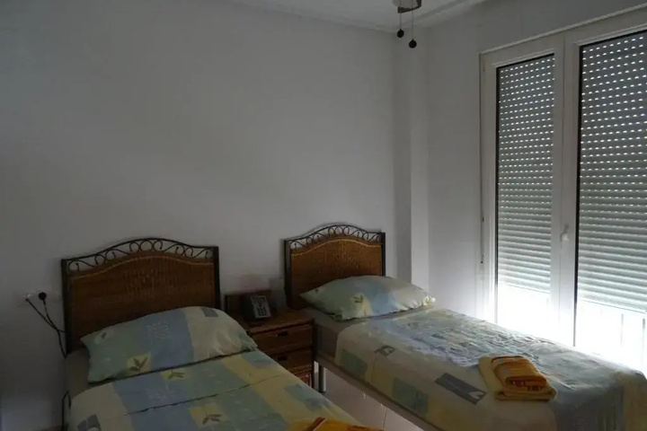 Room 4 of 7