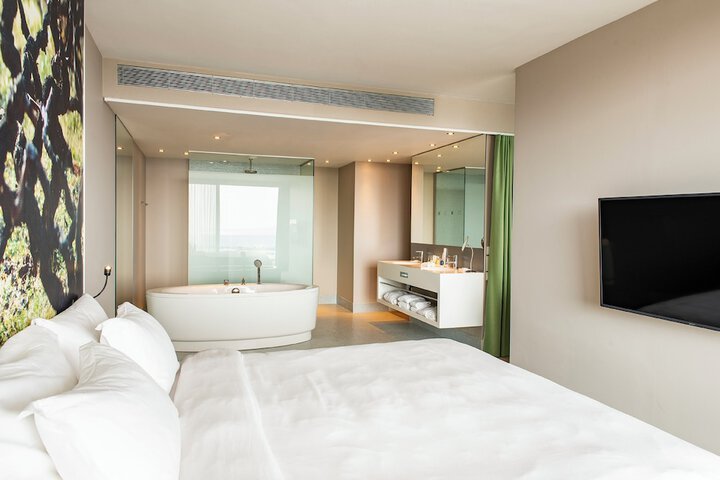 Room 75 of 310
