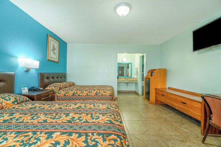 Room 13 of 22
