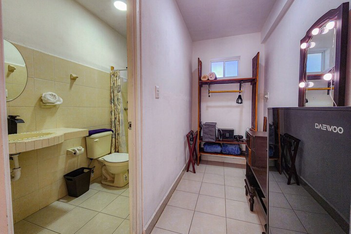 Room 105 of 172